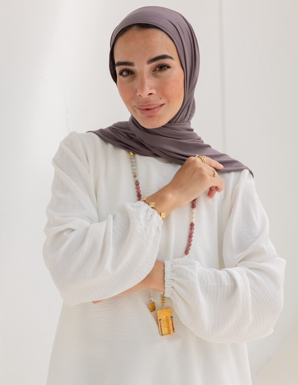 Double layers top with sleeves in light off white