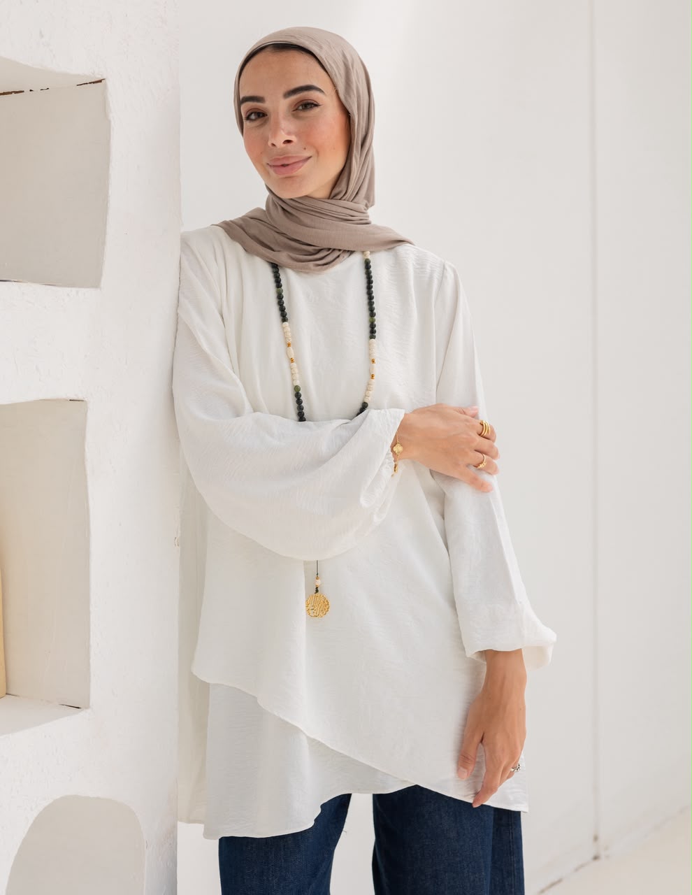 Crossed top with sleeves in  light off white