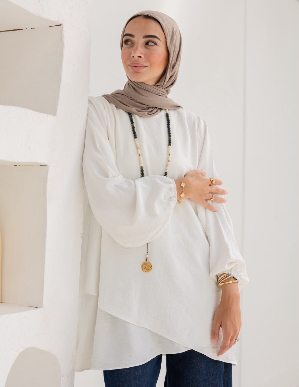 Crossed top with sleeves in  light off white
