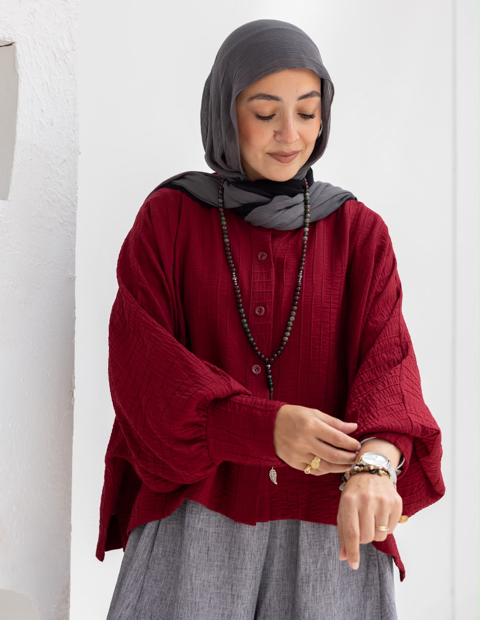 Trendy blouse with buttons in wine red