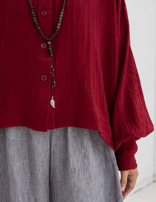 Trendy blouse with buttons in wine red