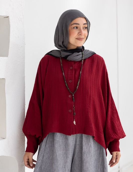 Trendy blouse with buttons in wine red
