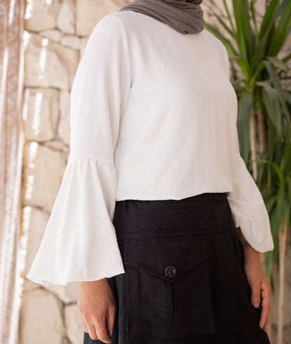 Crepe puffy sleeves top in Light off white