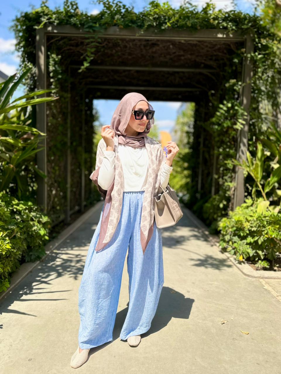 Lenin Gypsy pants in Baby blue