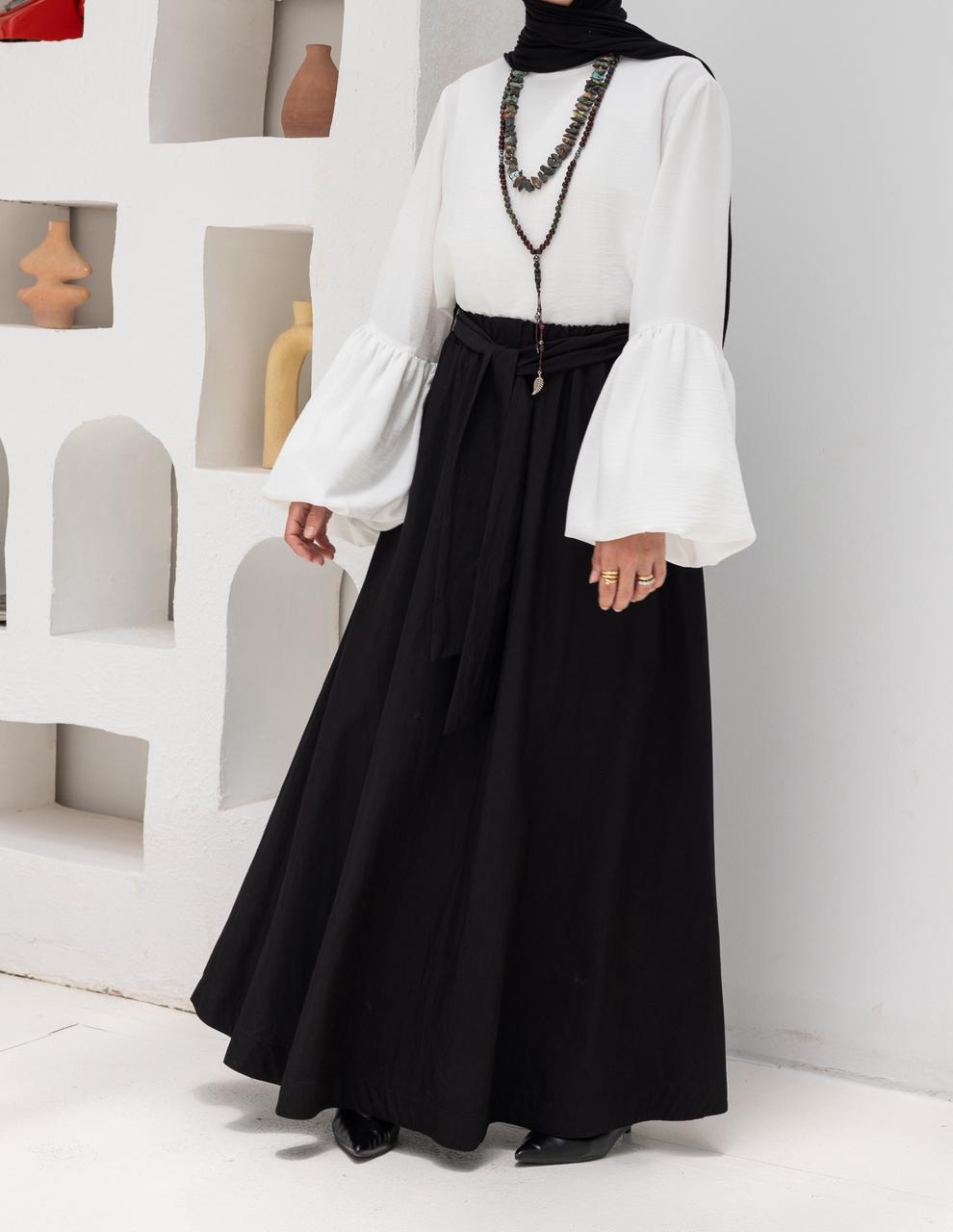 Flow Maxi Skirt in Black
