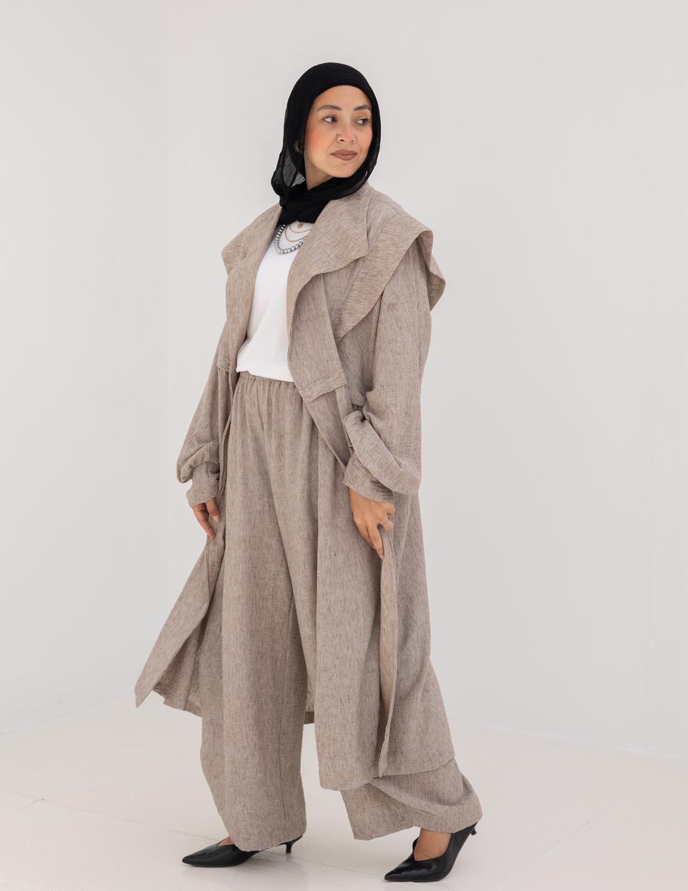 Trendy Lenin Pants with golden dots in Cafe