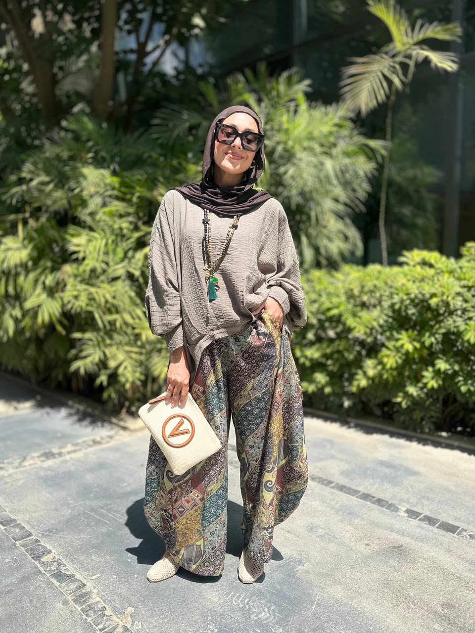 High low blouse in Light olive