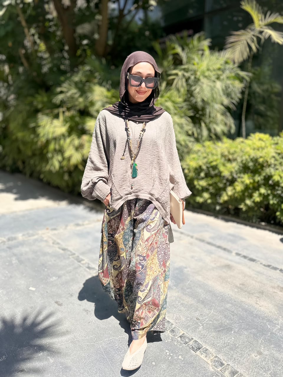 High low blouse in Light olive