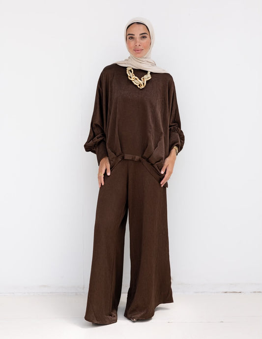 Evening soire elegant silk set in Brown