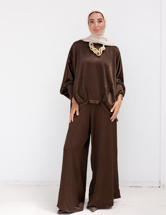Evening soire elegant silk set in Brown