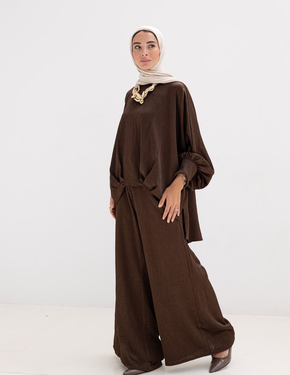 Evening soire elegant silk set in Brown