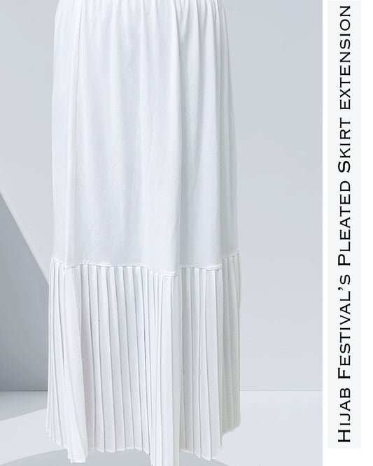 Pleated crepe extension in black