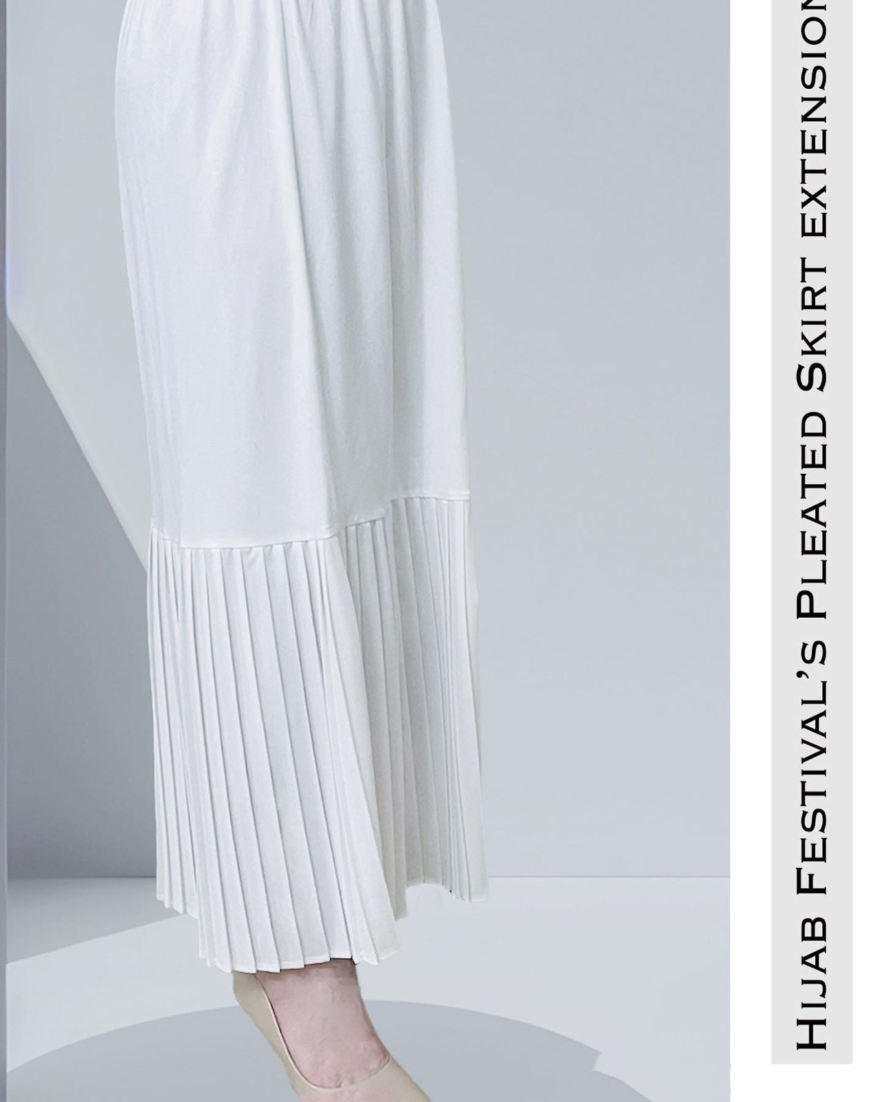 Pleated crepe extension in black