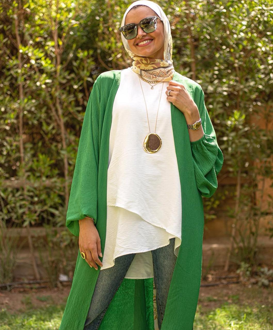 Short crossed top in Black