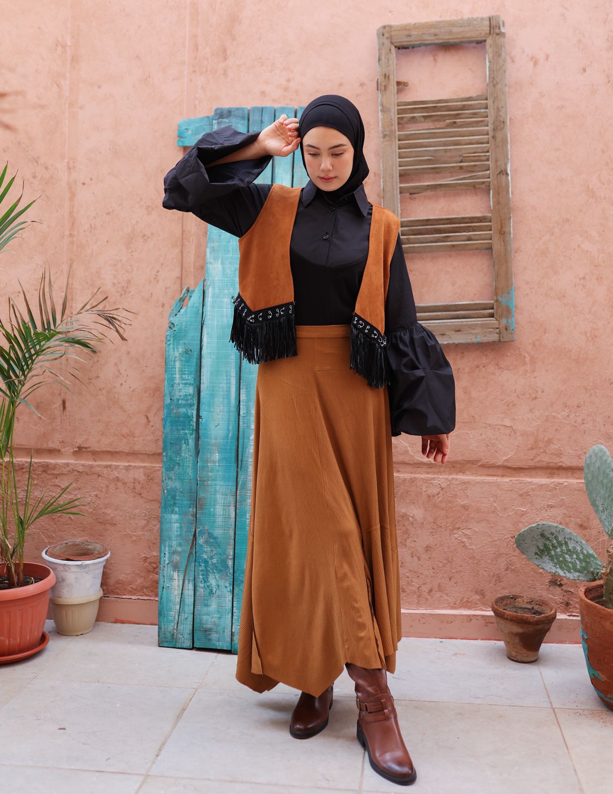 Asymmetrical skirt in Brown