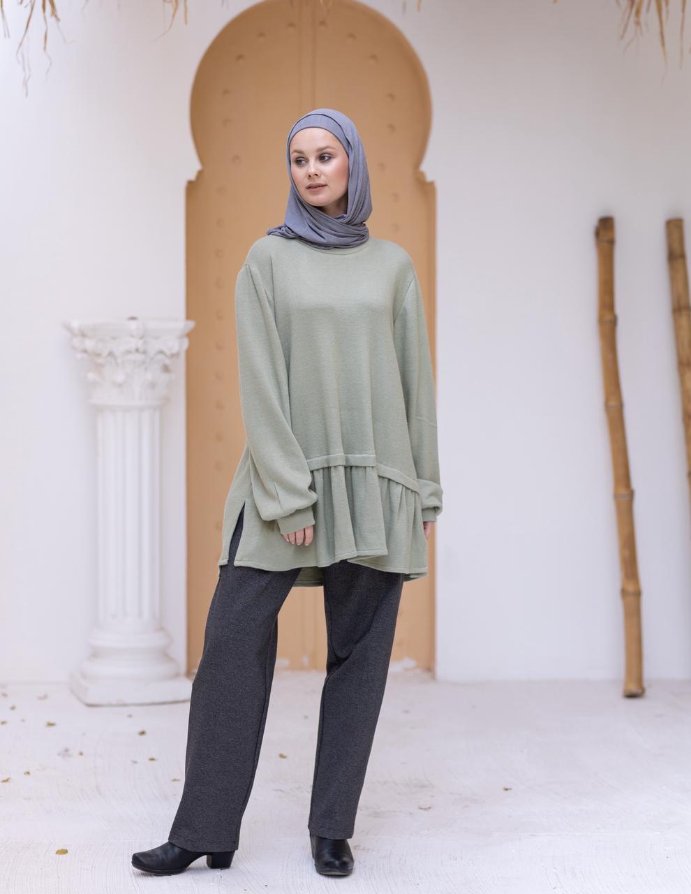 Cashmere pullover with ruffles