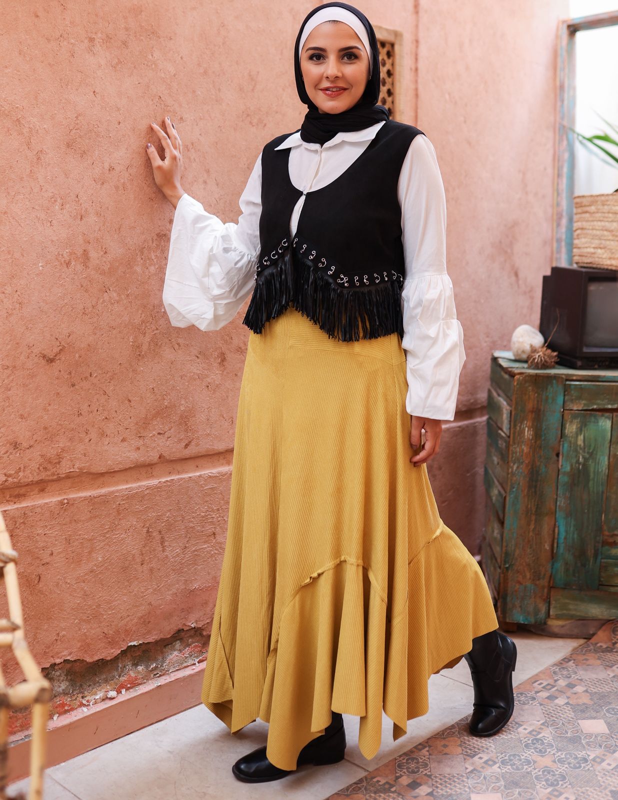 Asymmetrical skirt in Yellow