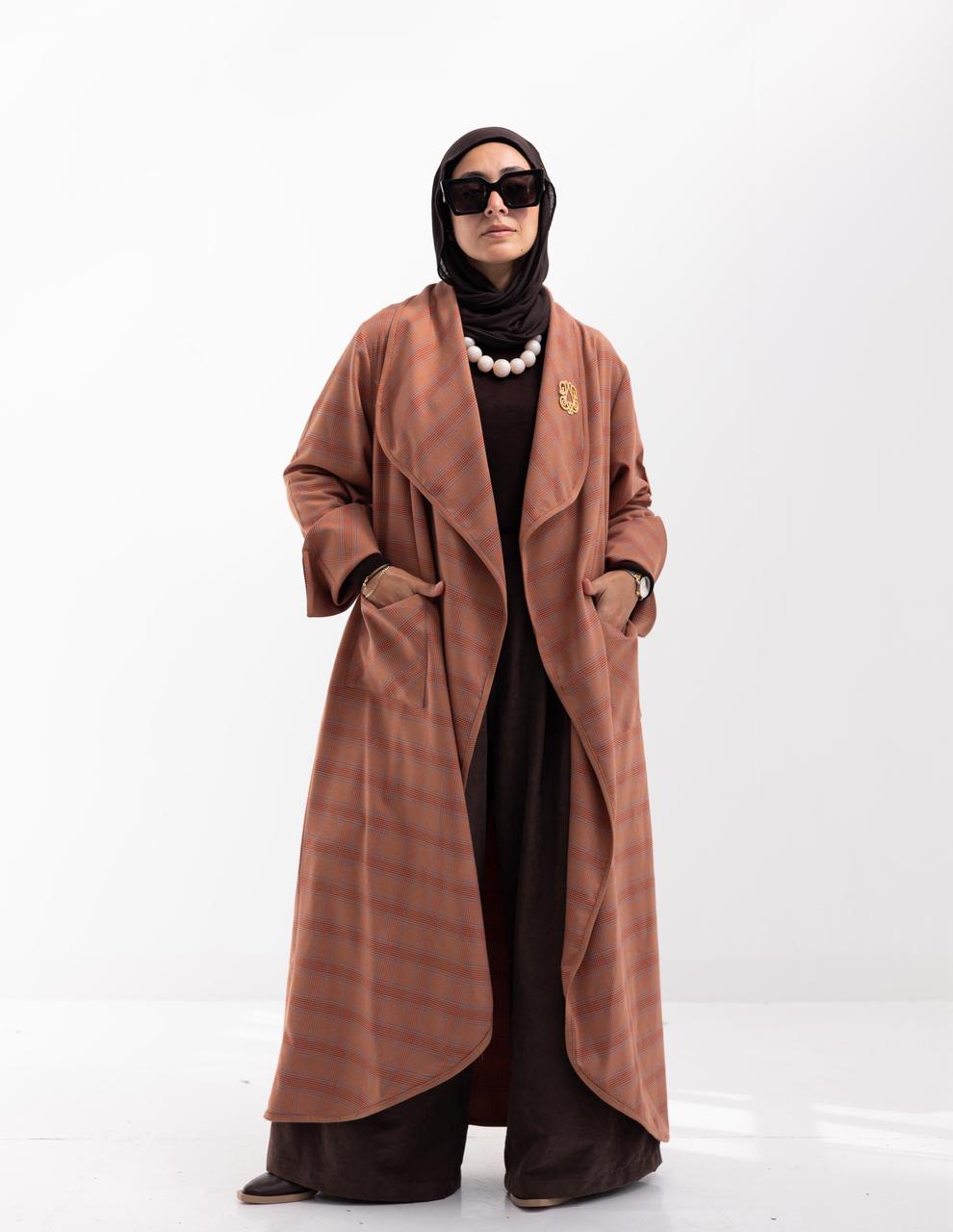 Elegant woolen checked cardigan