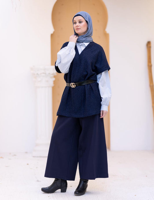 Short woolen pants in Navy